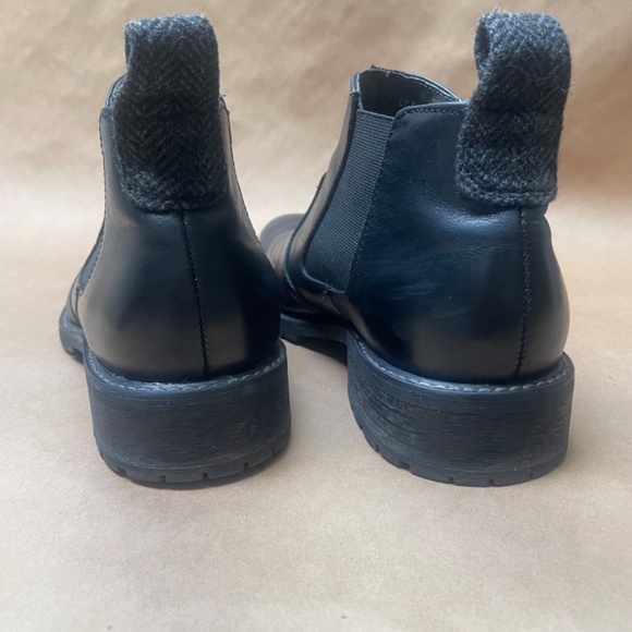 Chelsea boot - Picture 2 of 2